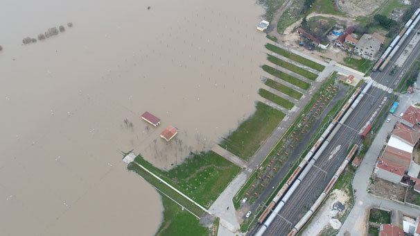 Ergene Nehri taştı, evler  ve tarım arazileri sular altında kaldı!